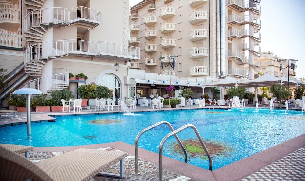 Palace Hotel Milano Marittima Eksteriør billede